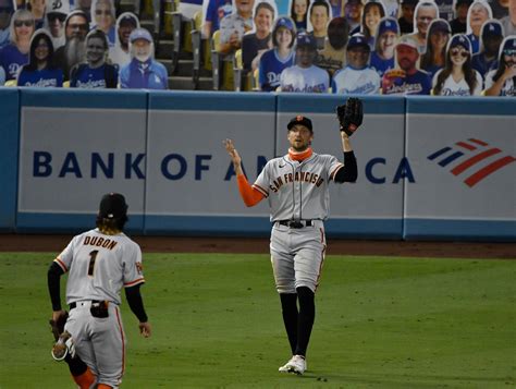 Fanlink: Giants pitcher Johnny Cueto loses no-hitter when Hunter Pence loses track of fly ball