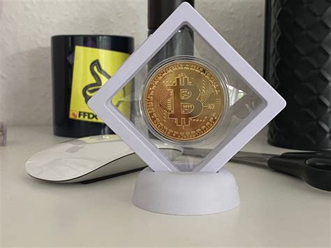Die einführung einer bitcoin münze war niemals geplant, da es sich um eine digitale währung handelt. Bitcoin Münze im stylischen Ständer aus Acryl 70mm x70mm ...