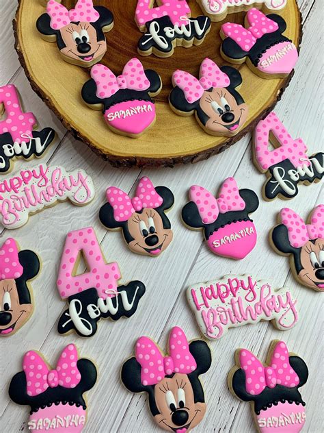 Minnie And Mickey Mini Cookies Minnie Theme Party Minnie Mouse
