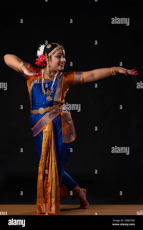 Indian Performing Art Hi Res Stock Photography And Images Alamy