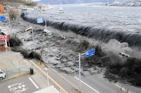 Magnitude 75 Earthquake Causes Tsunami Warnings Off Papua New Guinea