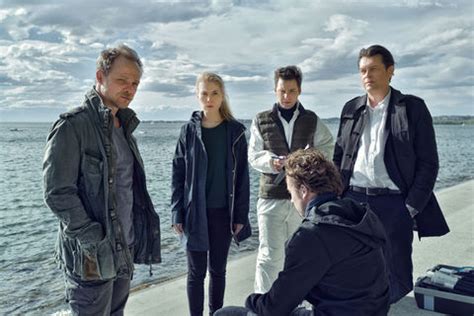 Krimifilmreihe, in der der deutsche kommissar micha oberländer und seine österreichische kollegin hannah zeiler bei allerlei mysteriösen fällen grenzüberschreitend zusammenarbeiten müssen. Die Toten vom Bodensee - Fluch aus der Tiefe, TV-Film ...