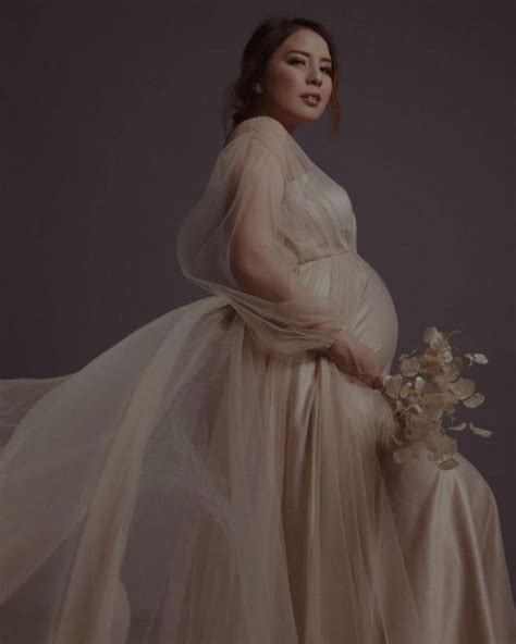 berbagai tema 10 potret maternity shoot anak kedua tya ariestya