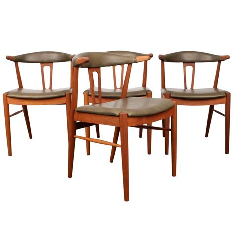 Midinmod furniture stores offers scandinavian and danish style the best mix of midcentury mod furnitures in houston and katy furniture store near you. Rare Danish Mid Century Modern Teak Dining Chairs at 1stdibs