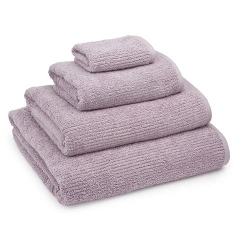 Plush and absorbent luxury bath towels, bath sheets, washcloths, and hand towels made from the world's finest fabrics. Luxury Ribbed Bath Towel