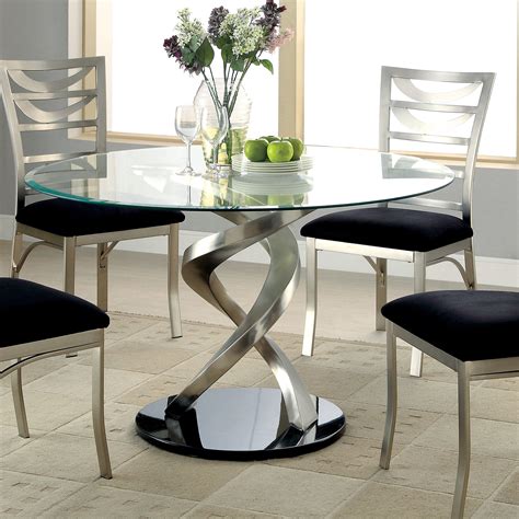 Стол и стулья на кухню дизайн фото