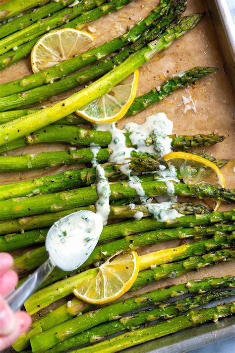 Maybe you would like to learn more about one of these? Simple Garlic Roasted Asparagus | Recipe (With images ...