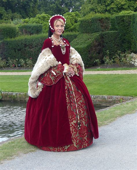 The Tudors Historical Dresses Renaissance Fashion Tudor Fashion
