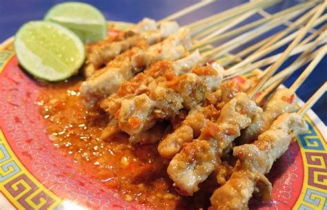 Panaskan alat pemanggang, olesi dengan minyak, panggang sate sampai matang. Cara Membuat Sambal Sate Taichan Yang Enak Dan Praktis