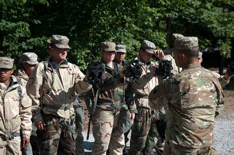 Us Army Reserve Ncos Bring Civilian Skills To Rotc Cadet Summer