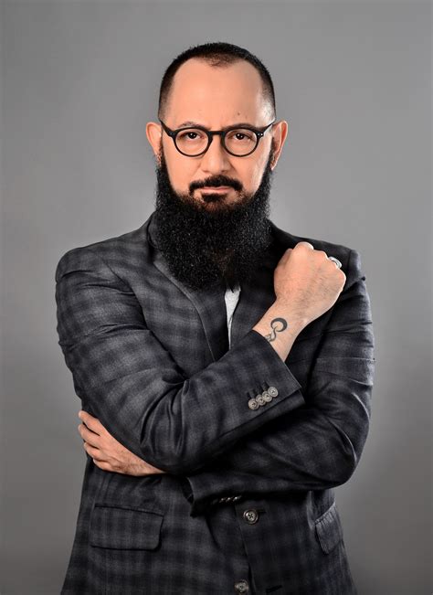 Álvaro Cueva | Arreglo de barba, Barba, Retratos