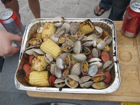 Here are 19 of the best side dishes for lobster that will transform those tails into an unforgettable meal. Clam Bake On A Grill | Clam recipes, Clam bake, Grilled ...