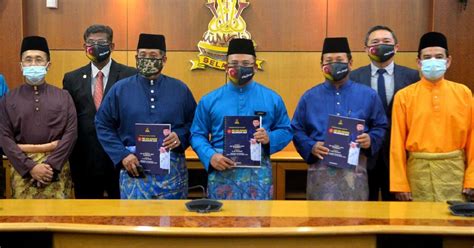 3 ribu 600 penjawat awam negeri di pulau pinang, bakal menerima bantuan khas kewangan sebanyak seribu ringgit. Selangor umum bantuan kewangan khas penjawat awam negeri ...