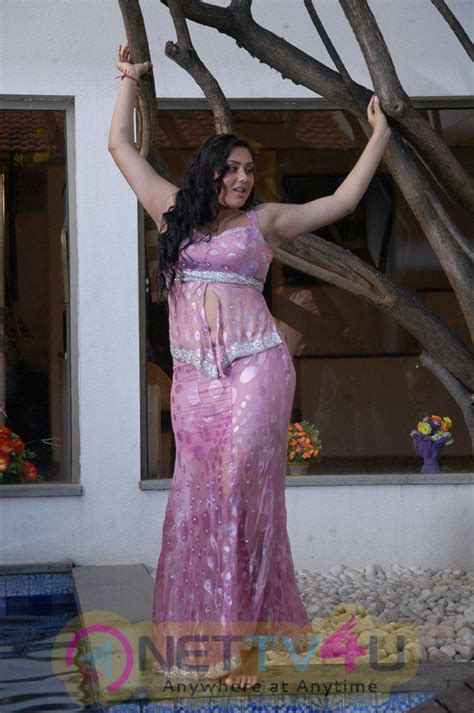 Tamil Actress Namitha Latest Hot Sexiest Photographs 275468