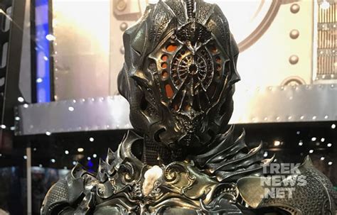 Klingon Torchbearer Suit Revealed At Sdcc Treknewsnet Your Daily