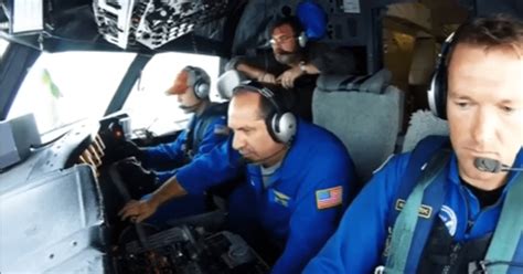 Der schottische schauspieler kevin guthrie, der mr. New video series shares hurricane education | FIU News - Florida International University