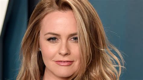 alicia silverstone joins tiktok with a video that has fans buzzing