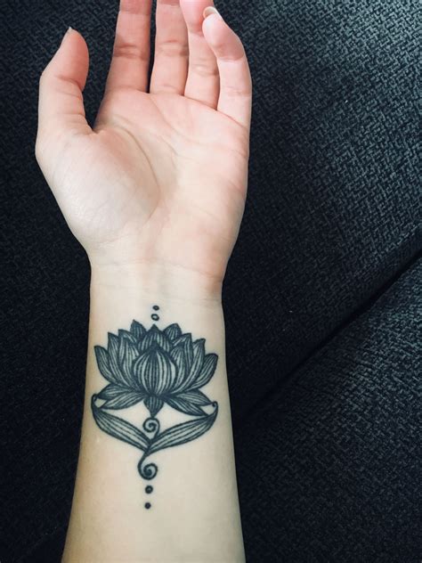 Lotus Flower Wrist Tattoo Flower Wrist Tattoos Lotus Flower Tattoo