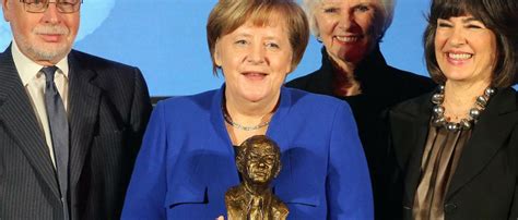 Ehrung Mit Dem Fulbright Preis Merkel Globales Wohl Ist Nationales Wohl