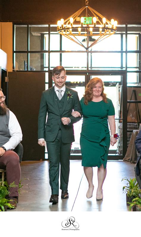 Your high quality orlando wedding videographer. LGBTQ Friendly Wedding Photos: Here Comes the Groom - David & Anthony - Shannon Z Photography