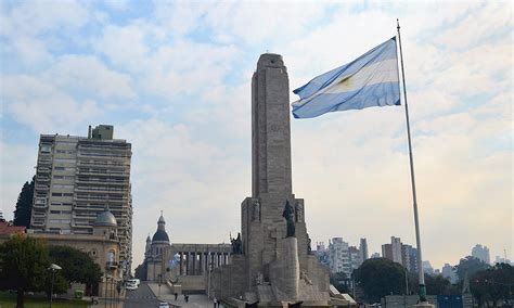 El Monumento A La Bandera De Rosario Se Vistió Con Luces En La Previa