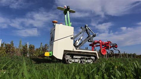 Robots Agricoles Naïo Technologies Change De Braquet Les Echos
