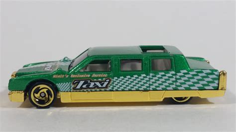 2001 Hot Wheels Turbo Taxi Limozeen Metallic Green Gold Die Cast Toy