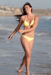Courtney Robertson In Bikini At Venice Beach Hawtcelebs
