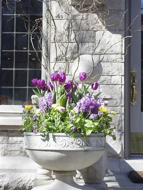 20 Lovely Spring Flower Ideas For Your Front Yard Decoration Spring