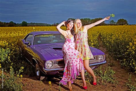 Girls And Legendary Us Cars 2015 Calendar Vintage