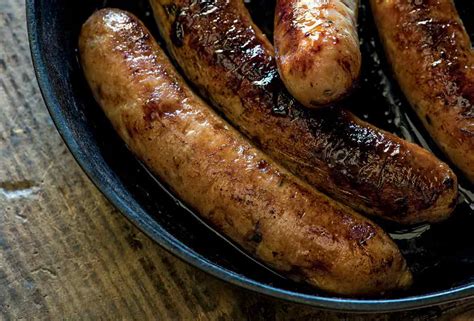 Add the apple cider and the remaining divide sausage into 7 or 8 portions (each about 1/2 pound), wrap tightly in plastic wrap or aluminum foil, and refrigerate or freeze for later use. Chicken Apple Sausage Recipe | Leite's Culinaria