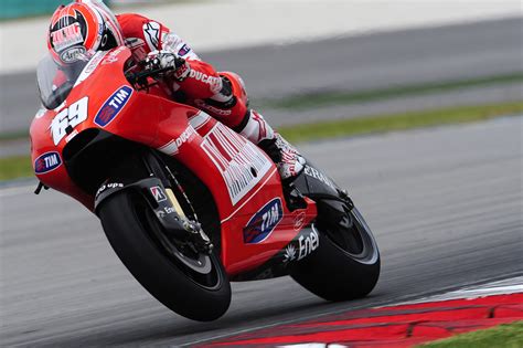 2010 Desmosedici Ducati Gp10 Motogp Marlboro Team Wallpapers Hd