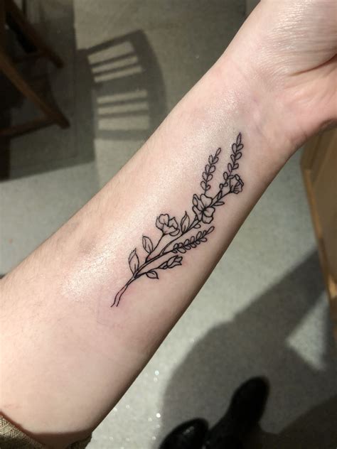 Every flower has a intensely rooted representational meaning. ☆I N S T A : @elle.martinez_☆ | Tattoos