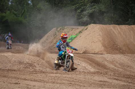 Köpt ny av oss på sportdepån på hisingen för snart 2 år sedan. Ungar Motocross Fixerar Att Springa Thailand 2015 ...