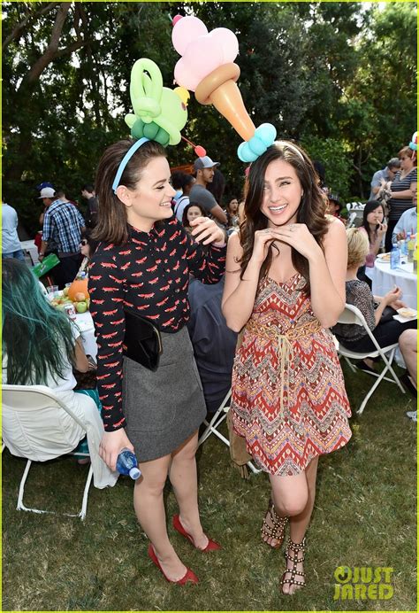 kaitlyn dever and joey king bring out fall style for just jared jr and amazon s party photo