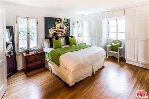 He runs the chicago interior design firm nate berkus. Nate Berkus Snags a New Home for his Growing Family ...