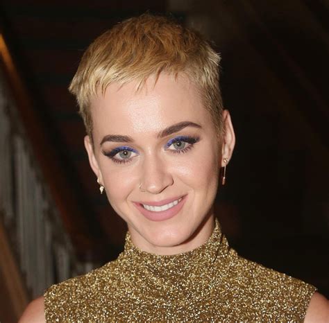 Katy Perry Is Going To Take The Proverbial Mic In James’ Car Next Pixie Styles Short Hair