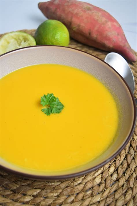 Velouté de patates douces au lait de coco