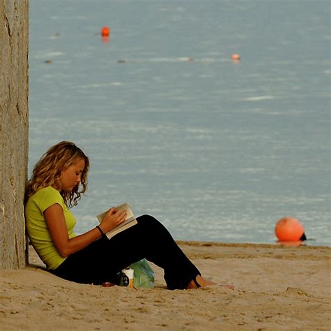 Girl Reading At The Beach Visititaly Info