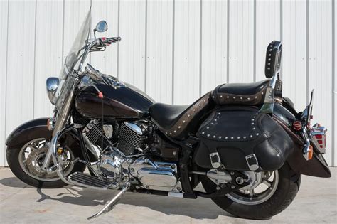I take a spin on a yamaha v star, the affordable end of the custom/cruiser bikes. Buy 2004 Yamaha V Star 1100 Silverado on 2040motos