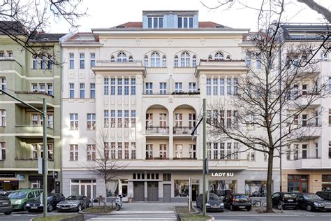 Die in 1996 von der gewobag errichtete mehrfamilienhaus ist. Stylishe Wohnung in Berlin Charlottenburg