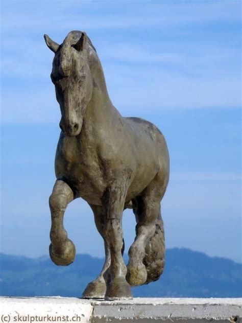 Concrete Horse Sculpture Auf Deutsch Andalusier Pferd