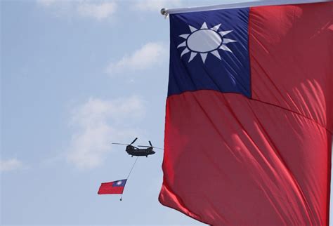 Copyright © 2021 可樂旅遊集團版權所有 台北市旅行商業同業公會 中華民國旅行業品保協會 國際航空運輸協會 國民旅遊卡特約商店 寰宇數位安全認證標章. 《綠色逗陣》台灣距離成為主權國家，有多遠有多近？ - 芋傳媒 TaroNews