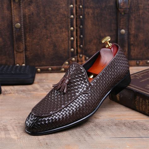 Fashion Italian Men Shoes Genuine Leather Mens Dress Shoes Sales Carved