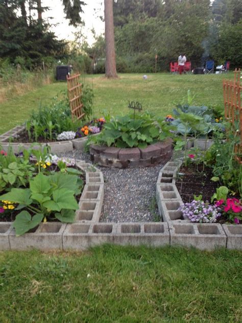 40 Cool Ways To Use Cinder Blocks Cinder Block Garden