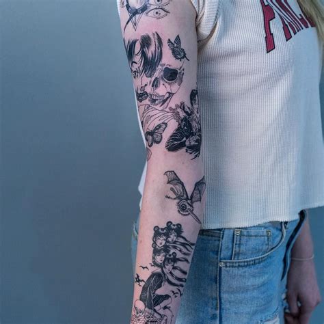 Tattoo Artist Oozy Oozy Is South Korean A Tattoo Artist Born In Oozys Real Name Is