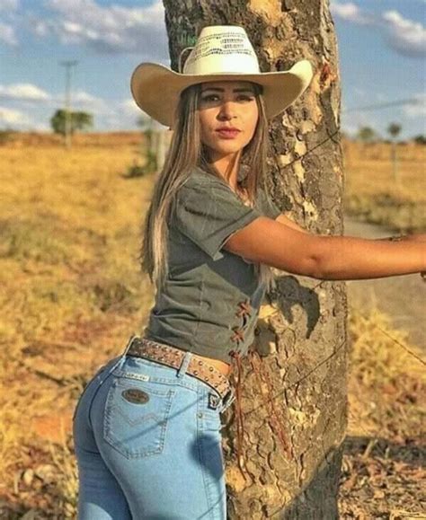 Pin By Darell On Vida Na Roça Rodeo Girls Hot Country Girls Country Girls Outfits