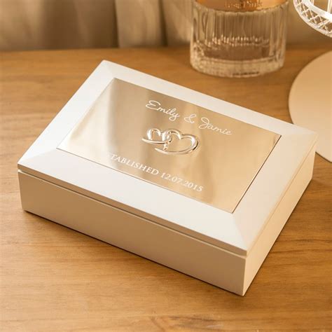 Unique personalised wooden gifts for all occasions. Personalised Couples Keepsake Box | GettingPersonal.co.uk
