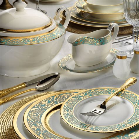 Round Shape Decaling Fine Bone China Dinner Set High Quality