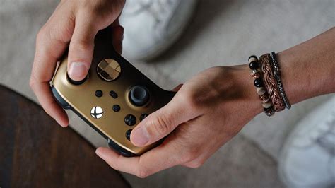 Xbox Xs Its Time For The Golden Controller Microsoft Unveils The